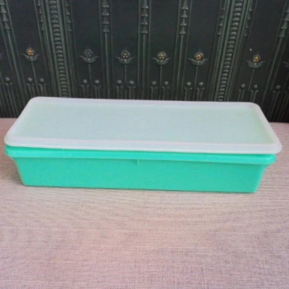 Tupperware - Picture 1 of 3